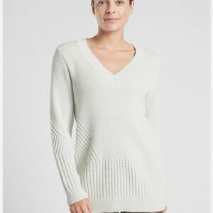 Athleta Teton V-Neck Sweater Women’s Size S Small White Ivory Knit Cotton Preppy